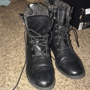 Combat boots